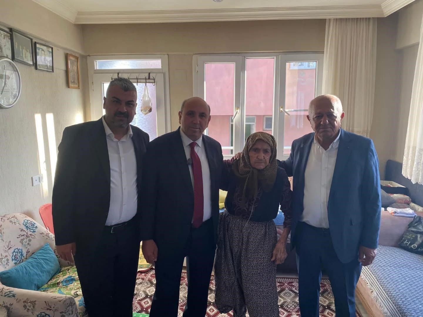 baskan-akdeniz-bayram-namazini-afsar-mahallesi-nde-kildi