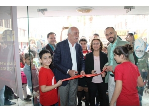 Başkan Dingil, Öğrencilerin Resim Sergisini Açtı