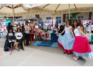 Manisa’da Ülke Tanıtım Şenliği