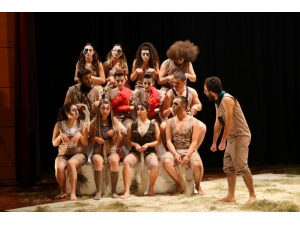 Saü’lü Öğrenciler Hayvan Çiftliği Oyununu Sahnelediler