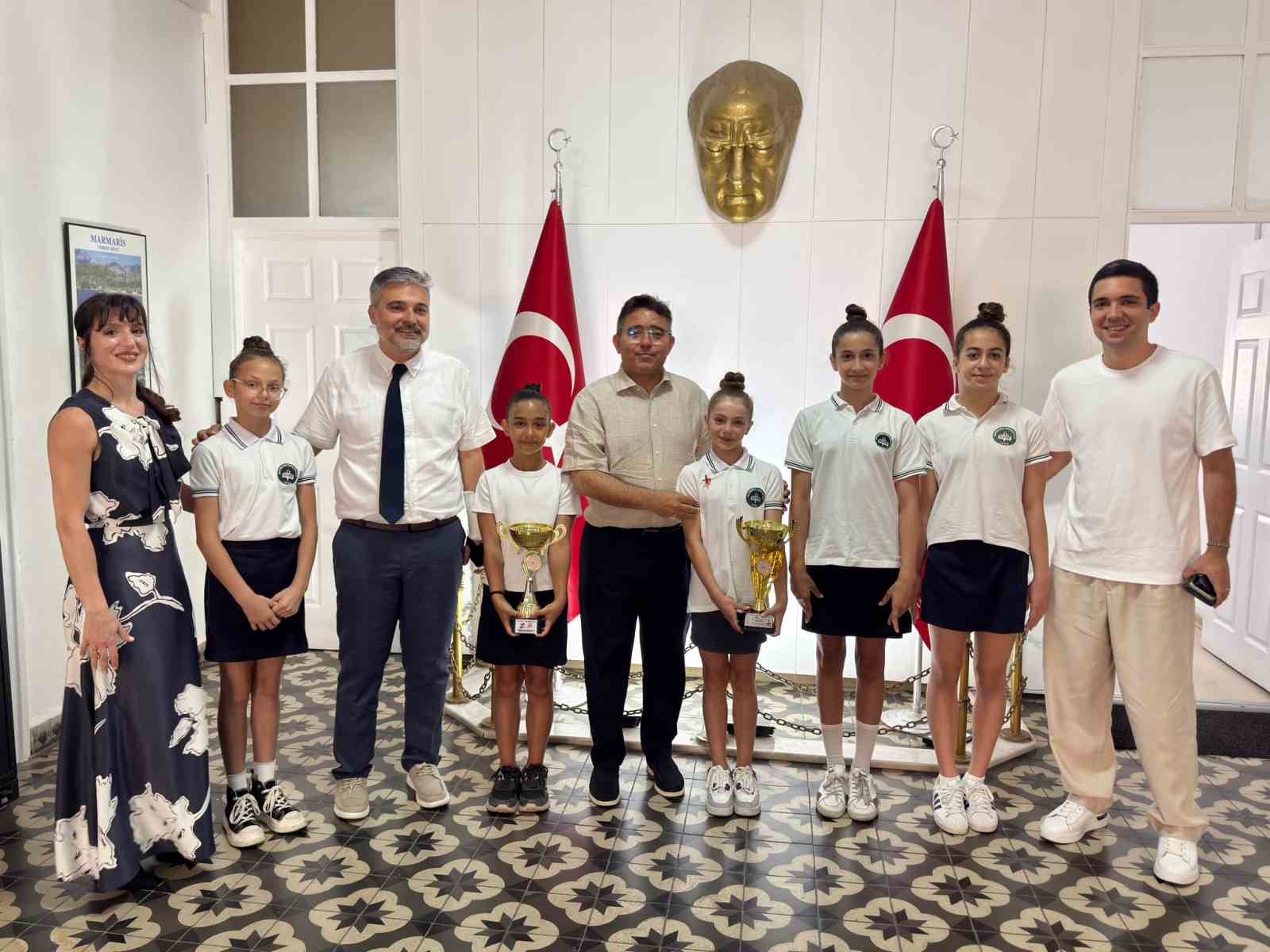 kaymakam-kaya-marmaris-in-sampiyon-jimnastikcilerini-agirladi