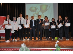 Liselilerin Münazara Yarışı