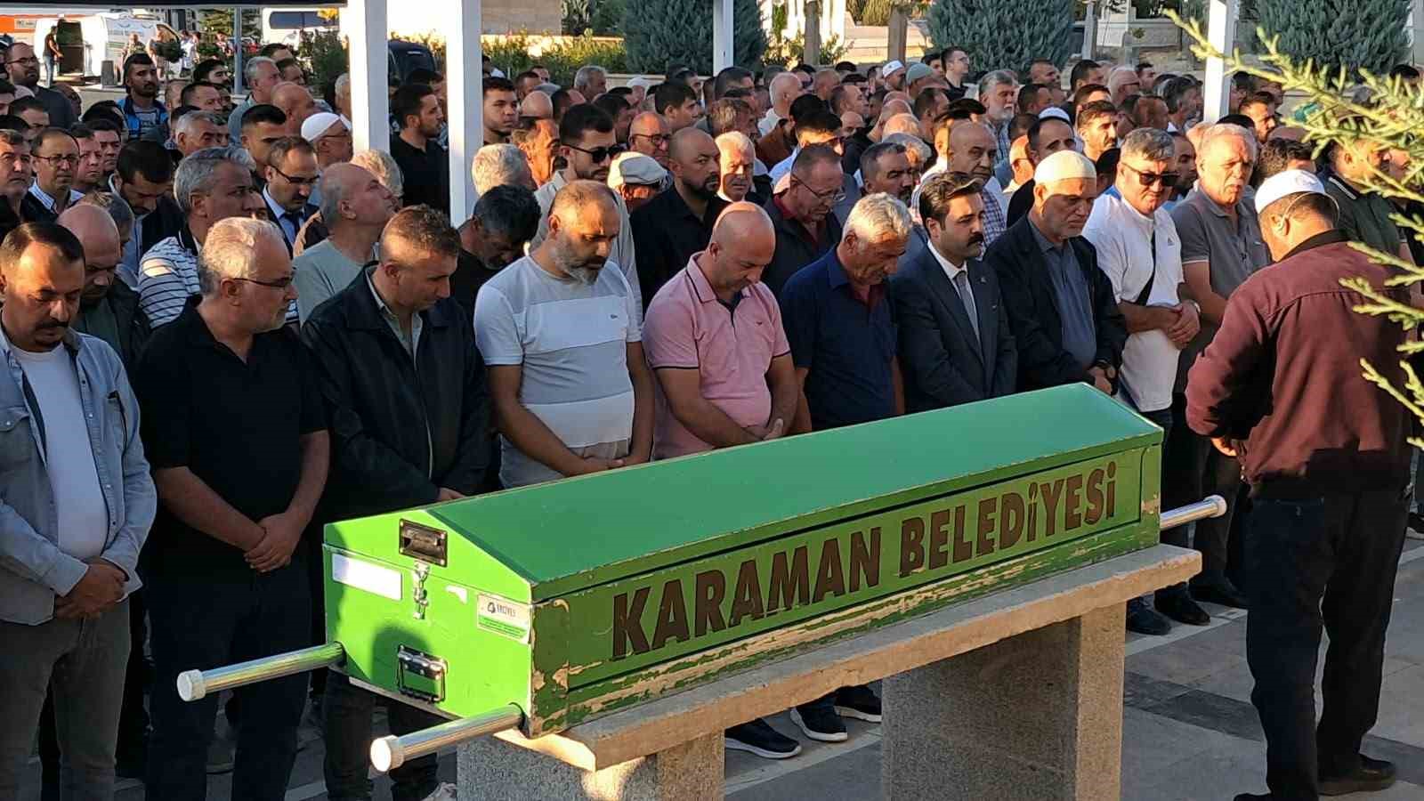 karaman-da-cop-kamyonundan-dusen-temizlik-iscisi-yasam-mucadelesini-kaybetti