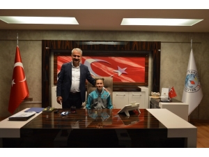 Başkan Sungur, Makamını Çocuklara Bıraktı