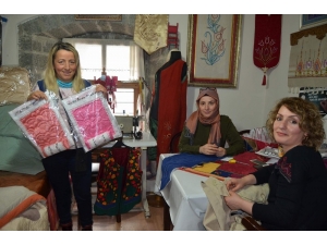 Türkiye’de İlk Kez Trabzon’da Elbiselere İşlenmeye Başlandı