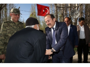 Vali Ali Hamza Pehlivan, Kore Gazisi Kemal Kalacoş’u Ziyaret Etti