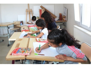 Genç Ressamlar Ayvalık’ta Yarıştı