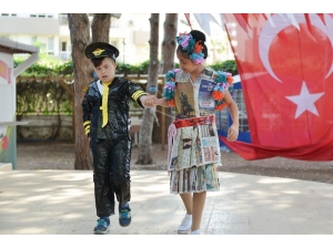 Özel Çocukların Geri Dönüşüm Defilesi