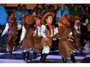 Aliağa’da Sokakta Bayram Var