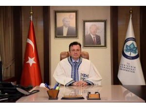 Esogü Rektörü Şenocak’ın 23 Nisan Mesajı