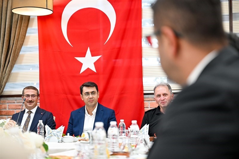 usak-ta-emniyet-mensuplarina-rutbe-terfi-ve-plaket-toreni