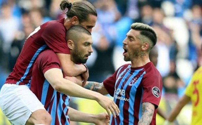 Trabzonspor'da Üç Yıldız Birden İstanbul'a Mı Gidiyor?
