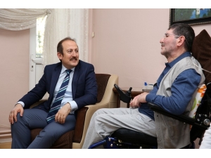 Vali Pehlivan Evde Sağlık Hizmeti Alan Hastaları Ziyaret Etti