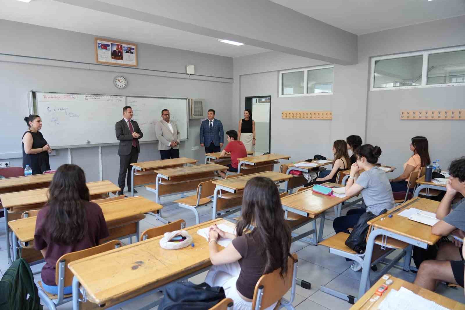 mugla-il-milli-egitim-muduru-cay-yaz-kurslari-ve-tercih-danismanligi-calismalarini-inceledi