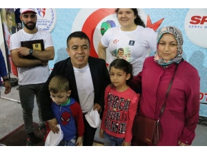 Halil Mutlu, 23 Nisan Çocukları İle Buluştu