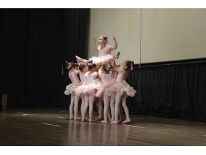 Çocuklardan Muhteşem 23 Nisan Gösterisi