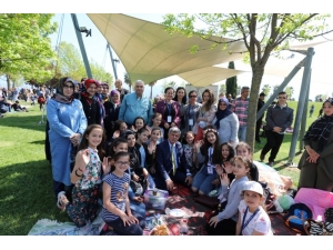 Dünya Çocukları Piknikte Buluştu