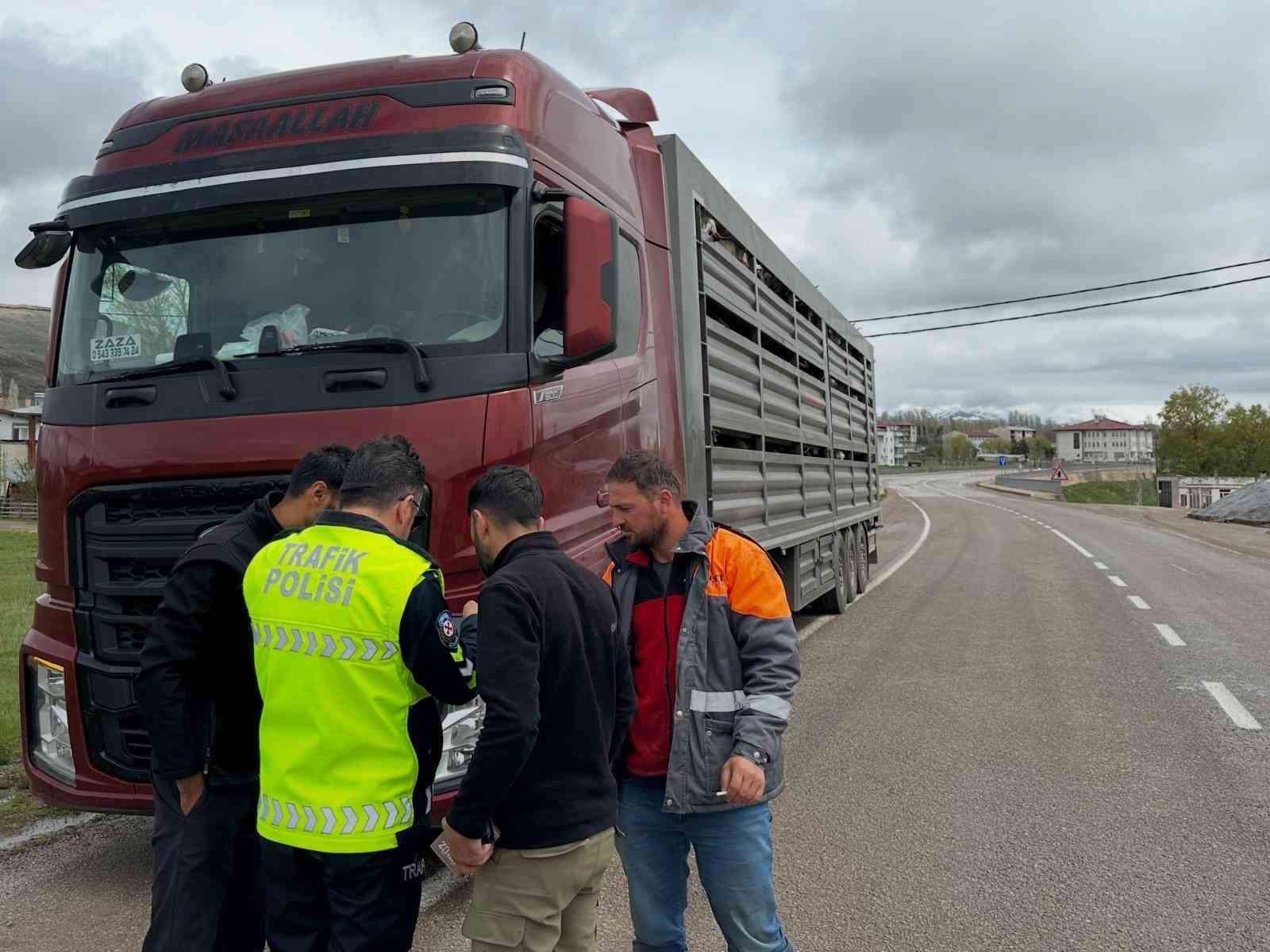 kurban-bayrami-oncesi-aydintepe-de-yol-kontrolleri-devam-ediyor