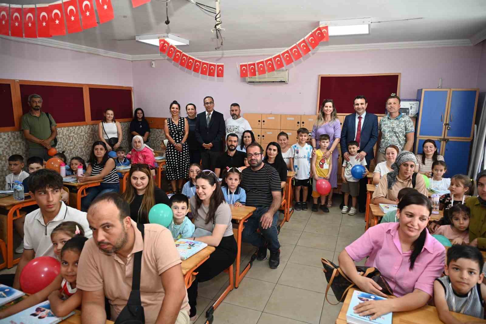 aydin-da-okula-ilk-adim-atan-minikler-yalniz-kalmadi