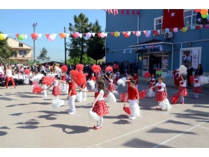 Kartepe’de 23 Nisan Ulusal Egemenlik Ve Çocuk Bayramı Coşkuyla Kutlandı