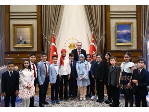 Cumhurbaşkanı Erdoğan Çocukları Kabul Etti