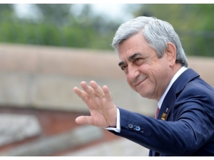 Ermenistan Başbakanı Sarkisyan İstifa Etti