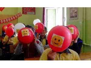 Uşak’ta ’Aile İçi İletişimsizlik’ Konulu Sosyal Sorumluluk Kampanyası Gerçekleşti