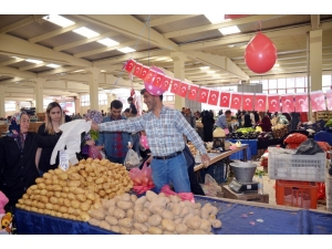Patates Tezgahını 23 Nisan İçin Süsledi