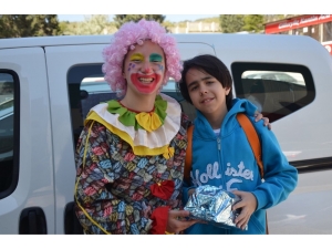 Tedavi Gören Minikler Unutulmadı