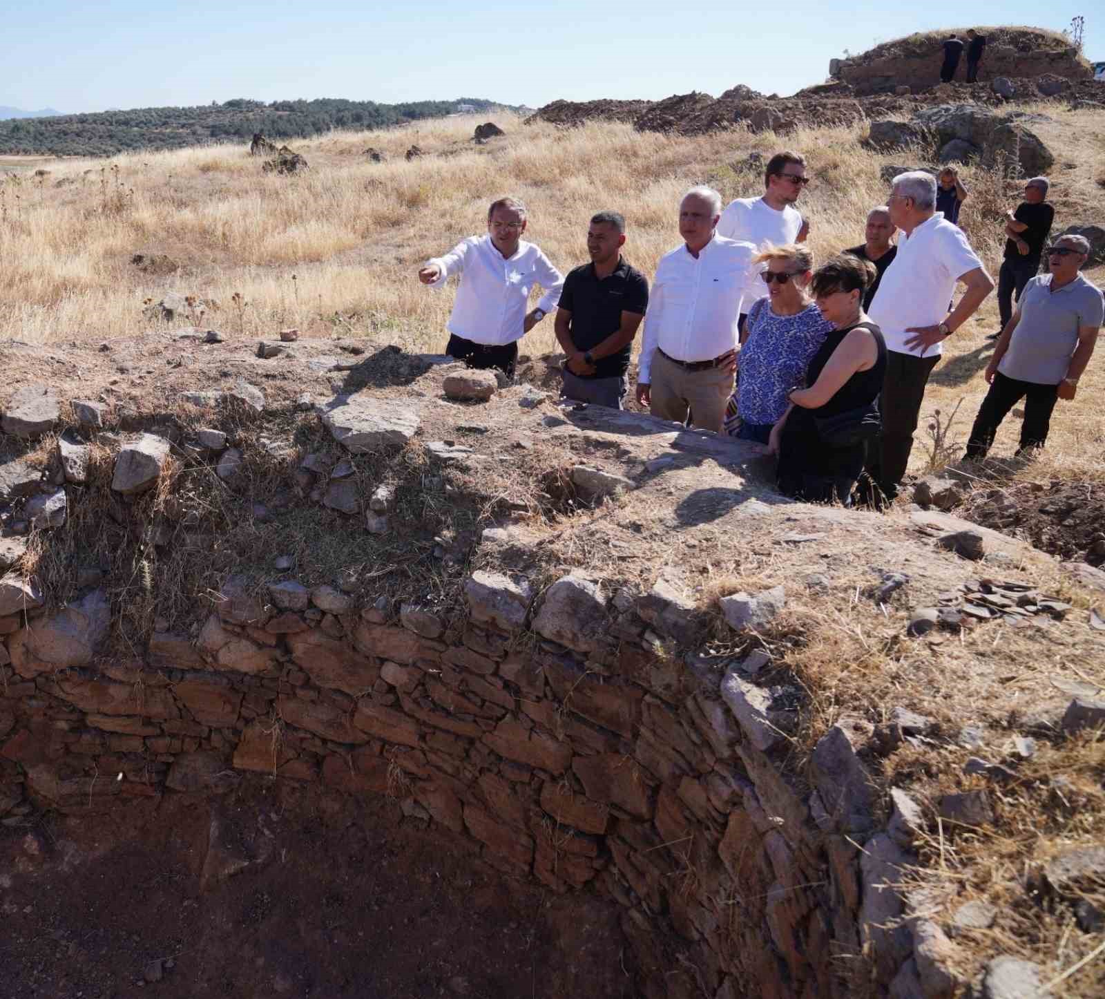 kucukkoy-un-tarihi-yel-degirmenleri-yeniden-ayaga-kalkiyor