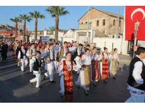 Ayvalık’ta 5. Uluslar Arası Halk Oyunları Şenliği Coşkusu