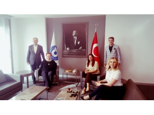 İzto Seçimlerine Kadın Damgası