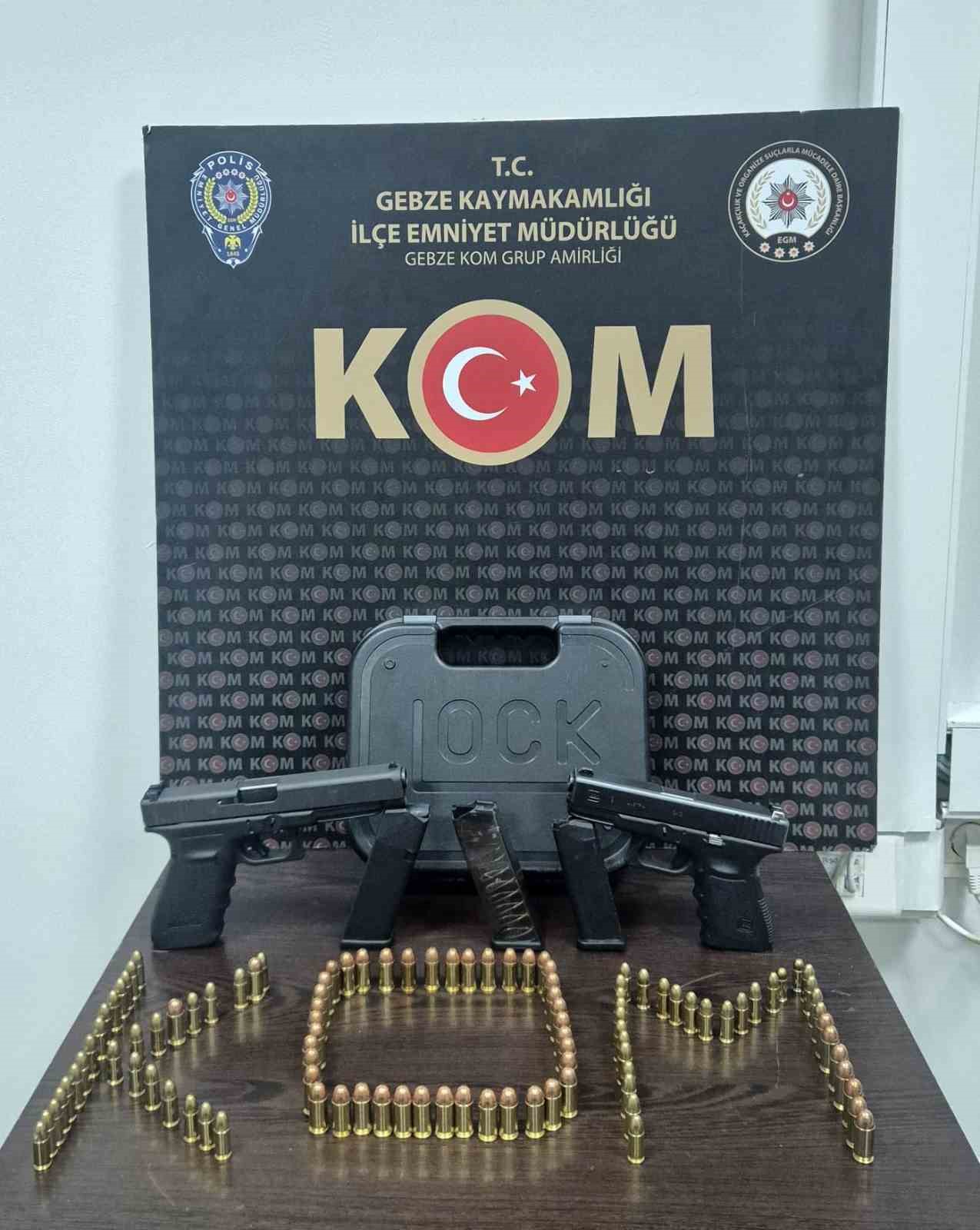 gebze-de-ruhsatsiz-silah-ve-change-arac-operasyonu