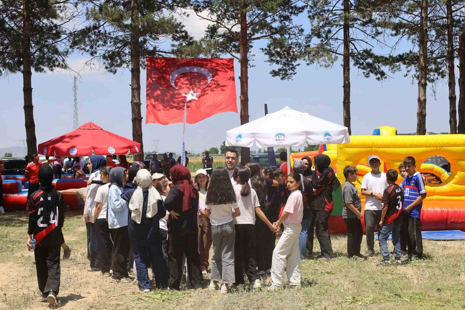 yahyali-gencler-erva-spor-kulubu-ogrencileri-fidanlik-ar-ge-merkezi-nde-bulustu