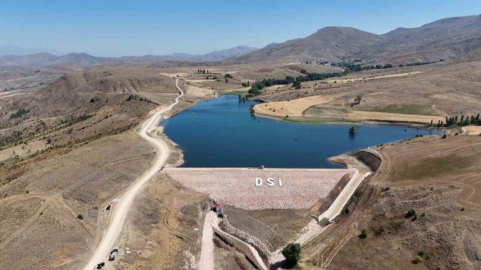 3-bin-970-dekar-araziyi-sulayacak-ulucayir-goleti-nde-calismalar-suruyor