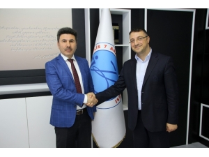 Akademisyen Kemal Tahir Çalışmasıyla Kültür Sanat Ödülü Aldı