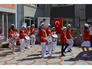 Miniklerin 23 Nisan Coşkusu