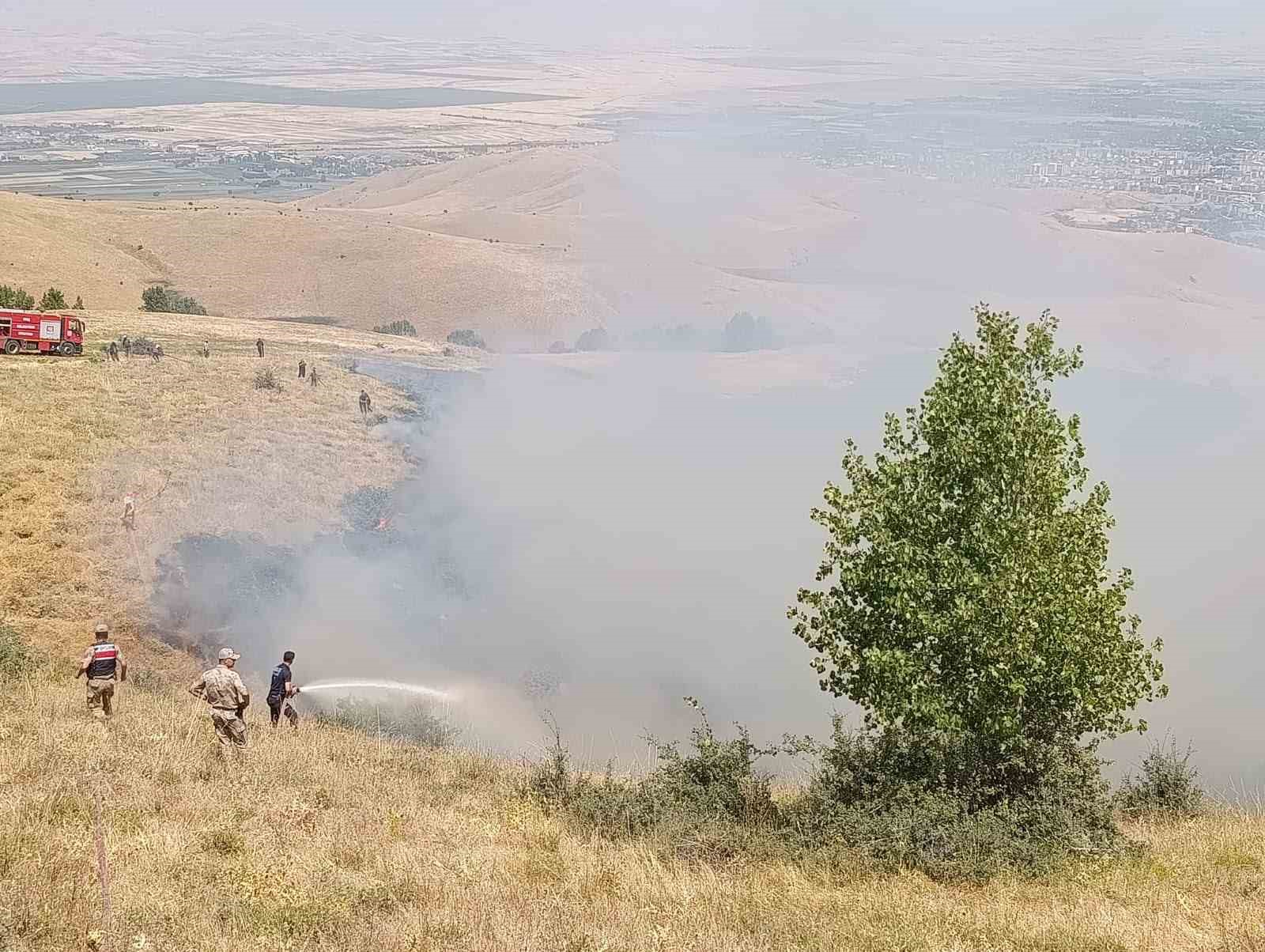 mus-ta-ortu-yangini-ekiplerin-hizli-mudahalesiyle-sonduruldu