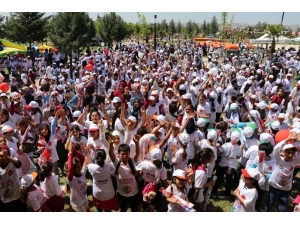 Çocuklar Bayramı Gönüllerince Kutladı