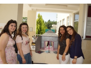 Eğitim Fakültesi Öğrencileri Bilimsel Projelerini Sergiledi