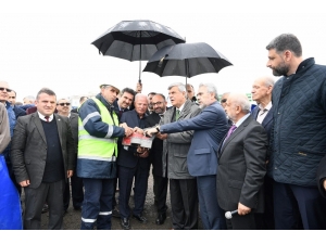 Kartepe Kent Meydanı Camii’nin Temeli Atıldı
