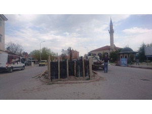 Aslanapa’da Saat Kulesi İnşatına Başlandı