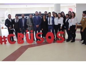 Aloğlu’ndan Üniversite Öğrencilerine Kariyer Ve Ekonomi Dersi