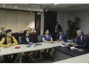 Uluslararası Tiyatro Festivali İçin Şehrimize Gelen Öğrenciler Başkan Çelik’i Ziyaret Etti