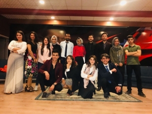 Silopi’de ‘Mendilimde Gül Oya’ Tiyatro Oyunu Sahnelendi