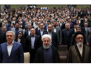 İran Cumhurbaşkanı Ruhani: "Abd Ordusu Ve Silahlı Güçleri Hırsızlık Yapabilmek İçin Bir Kaynak Arıyor’"