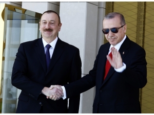 Cumhurbaşkanı Erdoğan, İlham Aliyev’i Resmi Törenle Karşıladı