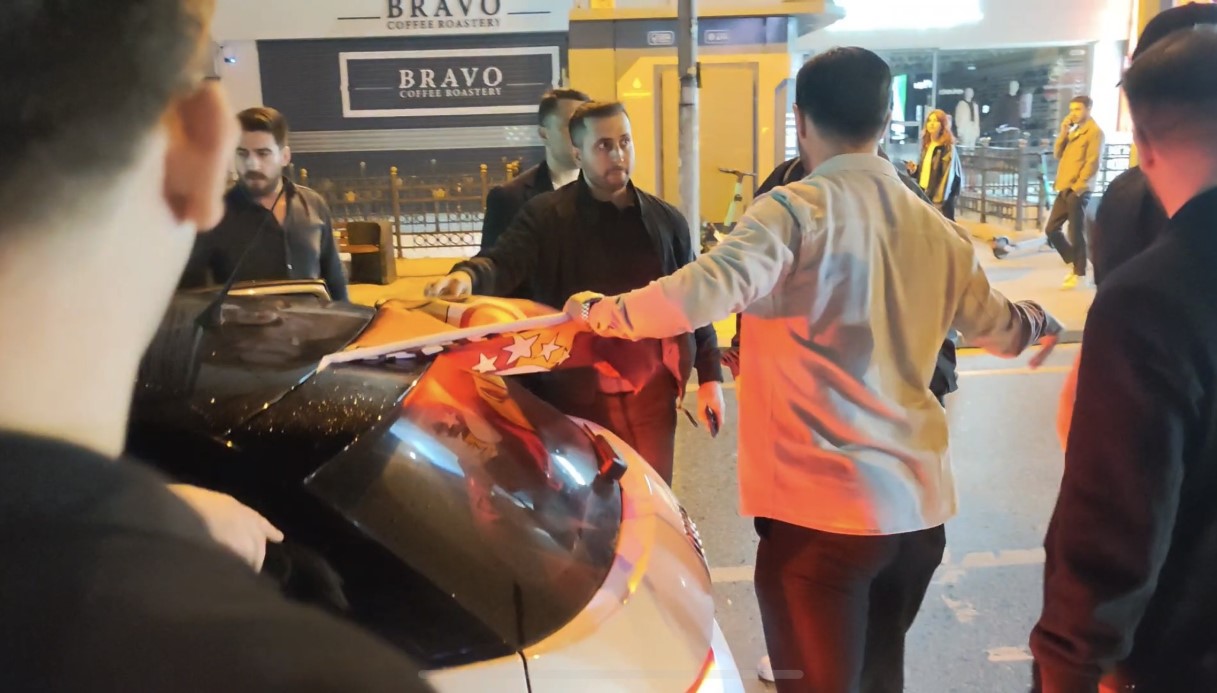 bagdat-caddesi-nde-tansiyon-yukseldi-polis-onledi