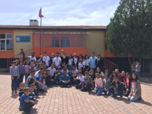 Nevü Gökkuşağı Ekibi Köy Yollarında