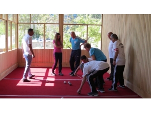 Yetişkin Gençlerin Bocce Turnuvası Başladı